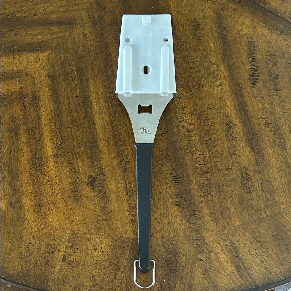 Pampered Chef Bar-B-Boss Grill Spatula with Black Handle